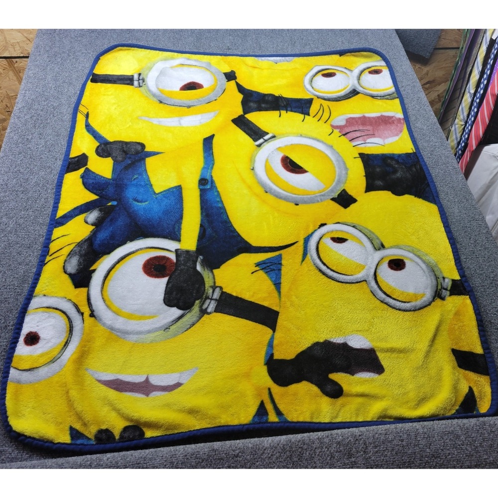 Despicable Me Minions Throw Blanket 48x38 Fleece Universal Studios Plush